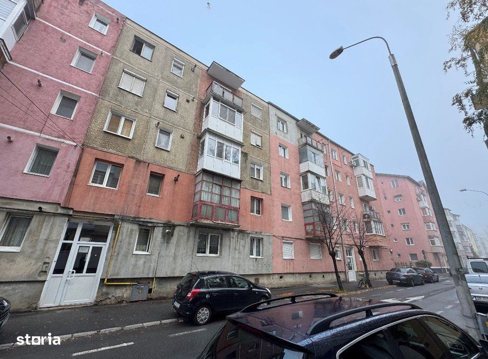 Sibiu, Zona Vasile Aron Apartament-3 camere 58 mp utili, etaj 2/4