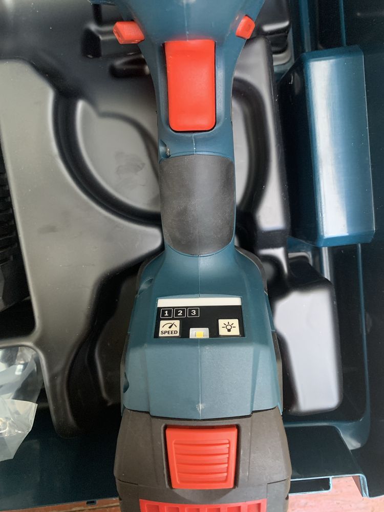 Bosch GDS 18V-1000/ударен безчетков гайковерт /+батерия 4 ah.,+зарядно