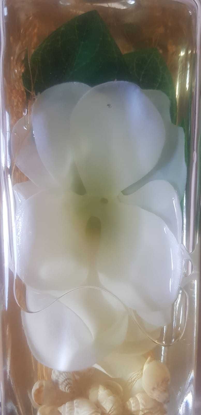vaza decorativa cu flori