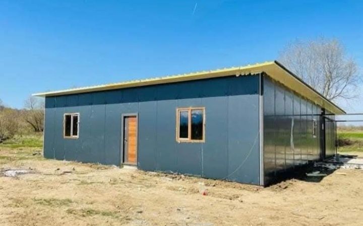 Vand containere pentru locuit sau depozitat