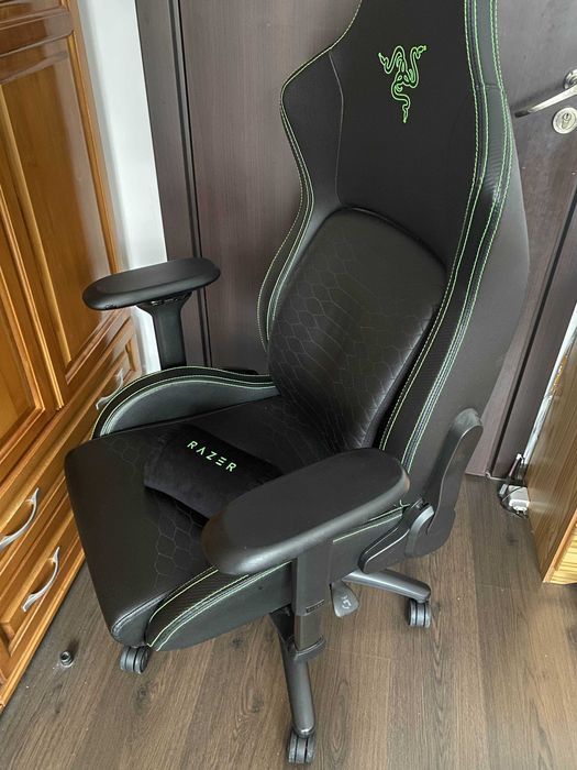 Геймърски стол Razer Iskur – черен/зелен, гаранция до 11.2026