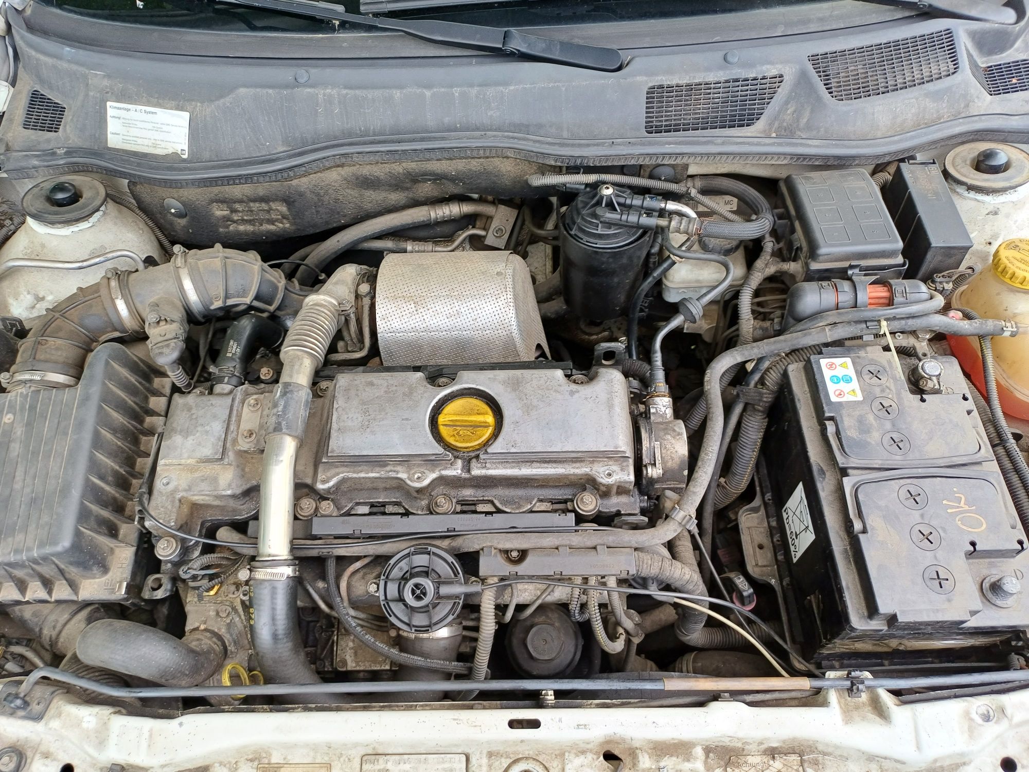 Dezmembrez Opel Astra G