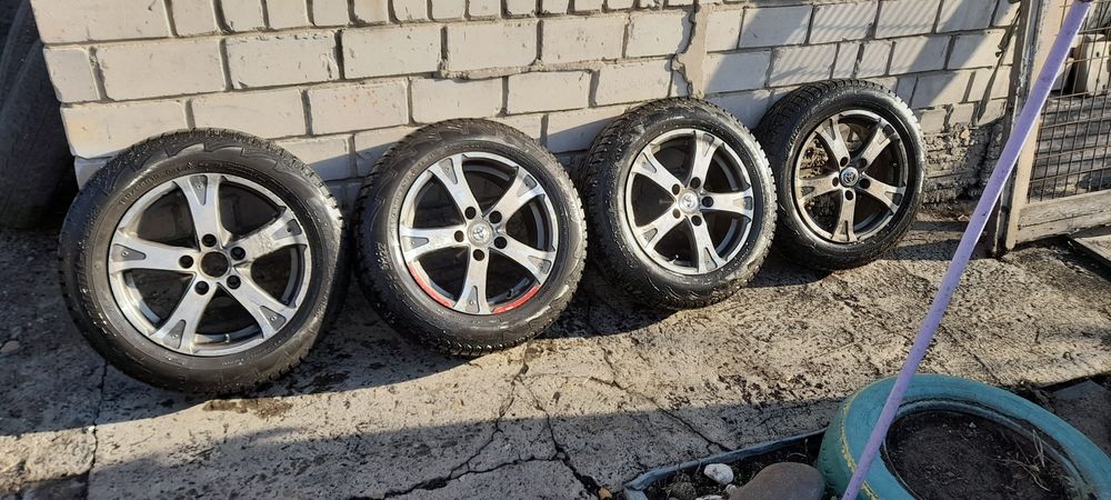 Продам колеса на Тойоту.