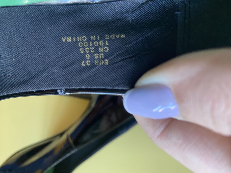 Лачени черни токчета H&M