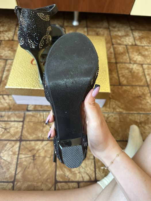 Дамски официални сандали