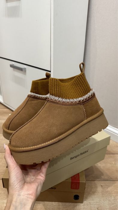 Продам угги 39 размера.