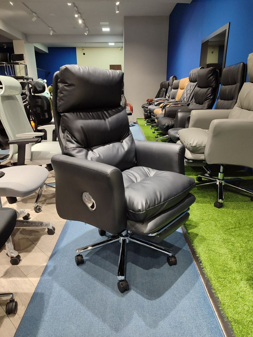 Кресло для руководителя модель Range pro max