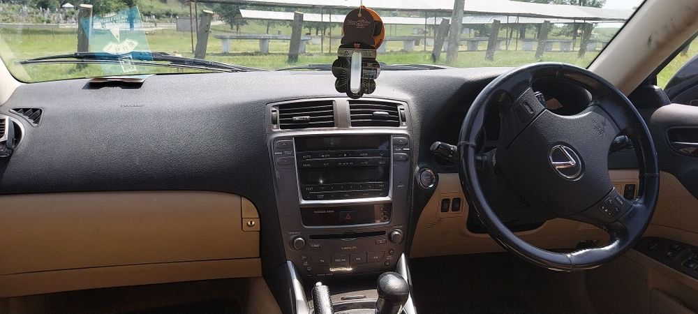 Vind lexus is250 benzina v6 208