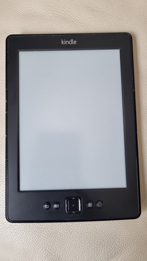 Vand ebook reader Amazon Kindle 4