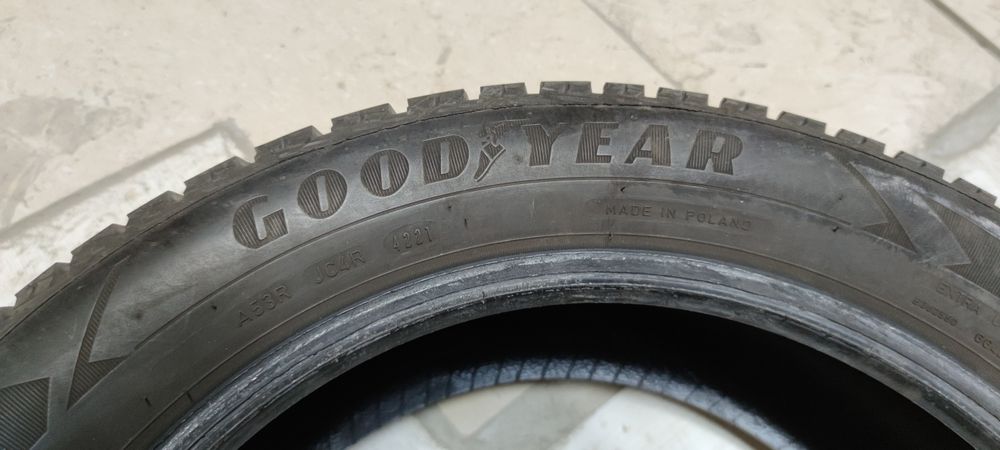 Зимни гуми Good Year 215/55/17