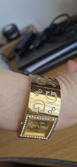 Ceas auriu GUESS