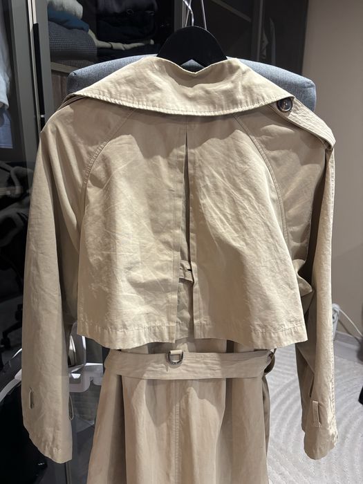 Зара Яке и Тренчкот