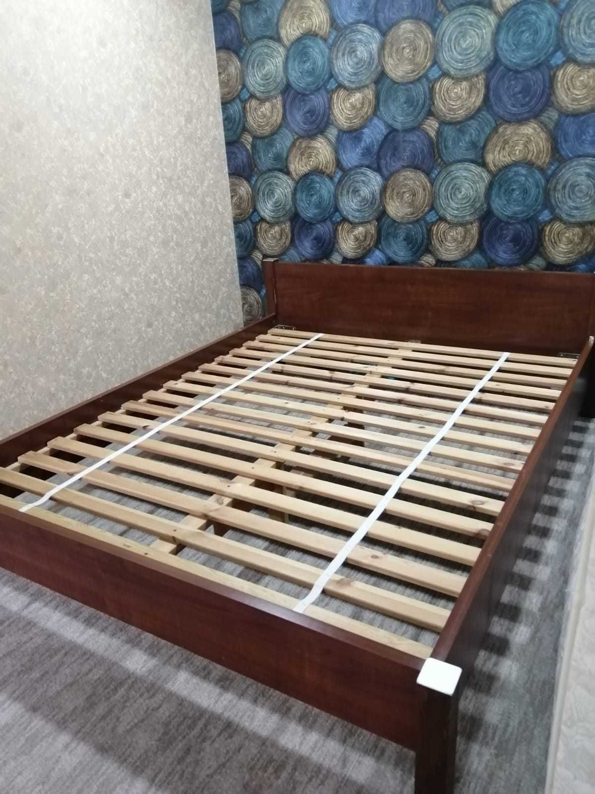 Продам кровать двуспальную Б/У, размер 2м на 1м60см, без матраса