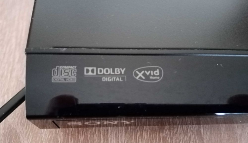 DVD  Sony модел DVP-SR760H