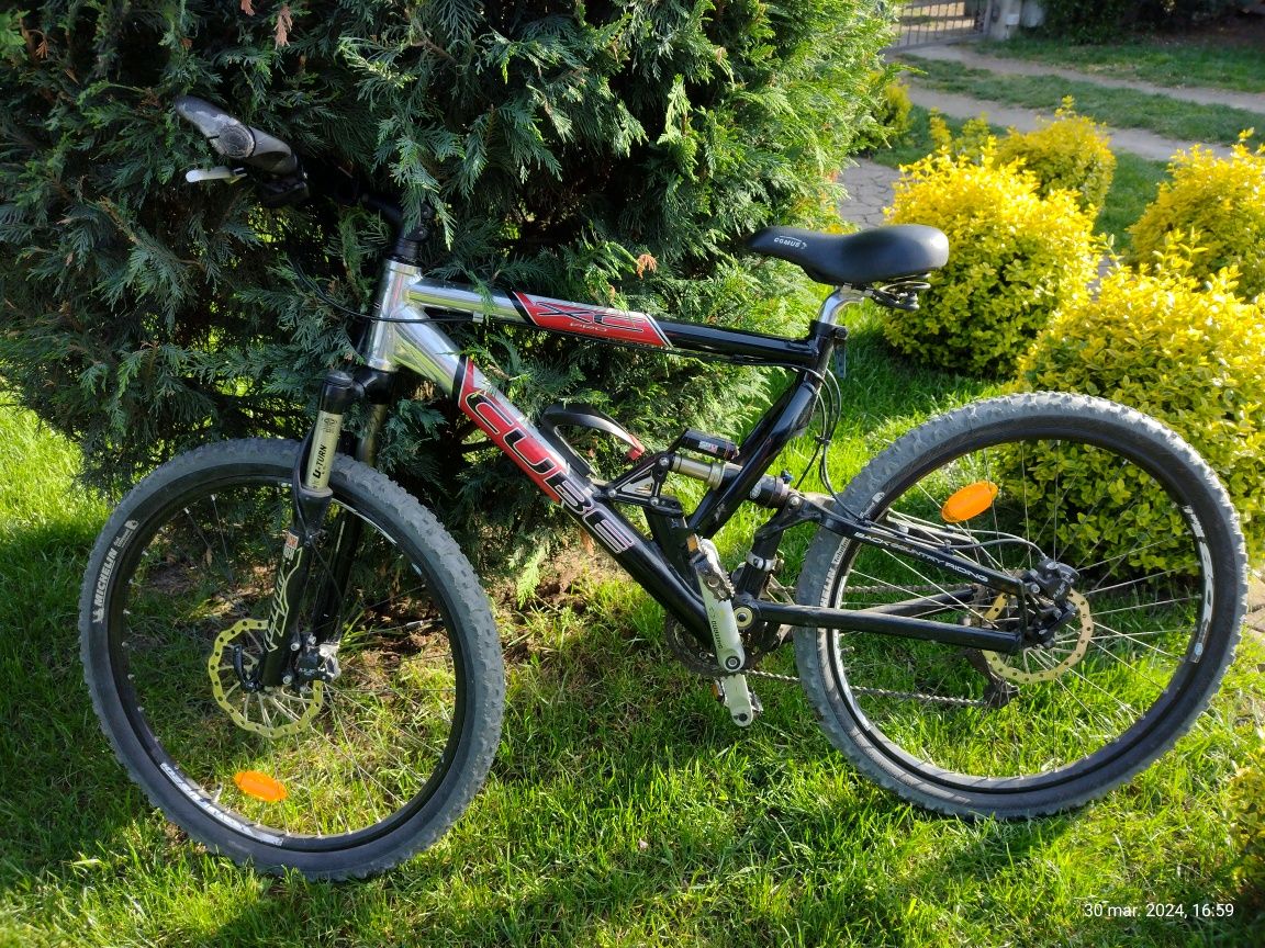 Bicicleta Cube XC PRO