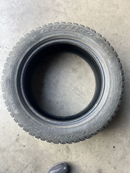 Vand 5 anvelope iarna SH 205/55R16