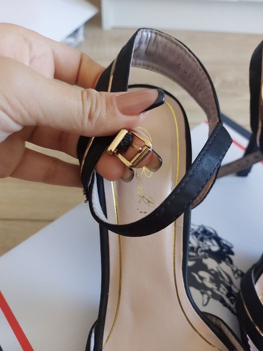 ДАМСКИ Черни сандали на тънък ток Paolo Boticelli