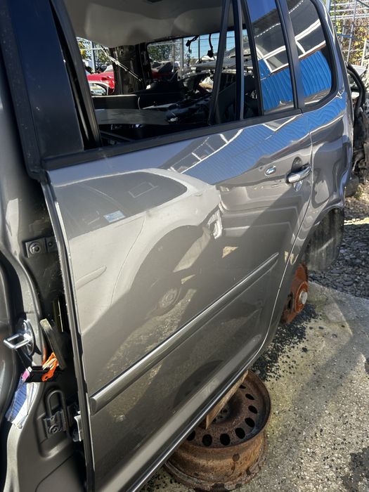 Ușă stânga spate Volkswagen Touran 2012