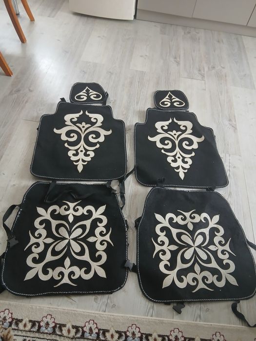 Таза киізден жасалган чехол.