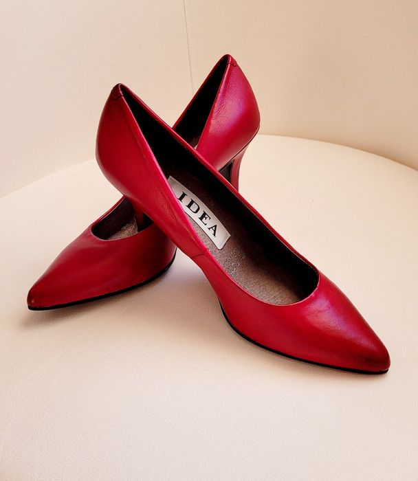 Pantofi rosii din piele marime 35