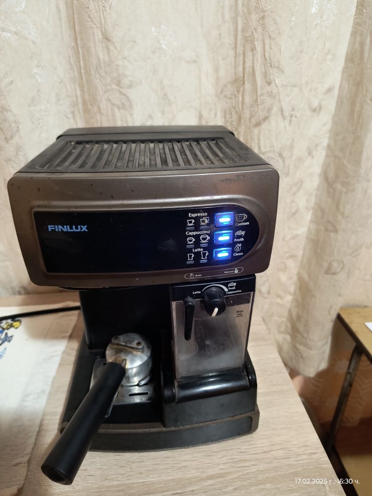 Продавам кафе машина