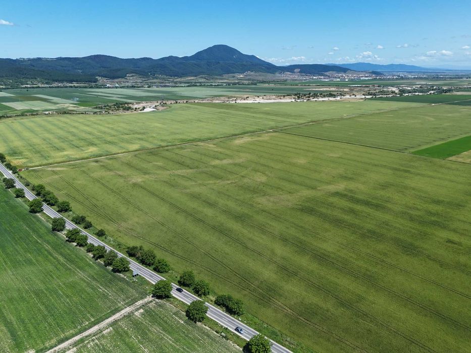 Teren de vânzare într-un ansamblu rezidențial nou!