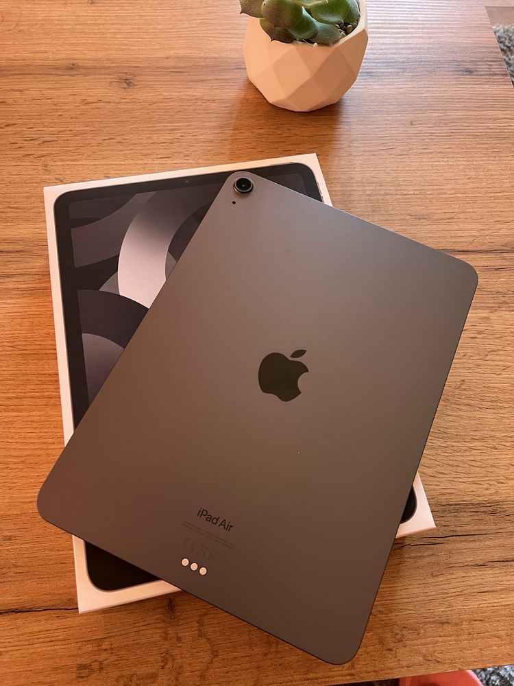 iPad Air 5th 64BG Wi-Fi