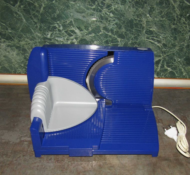 Електрическа машина за рязане на колбаси, хляб, сирена Severin, нова