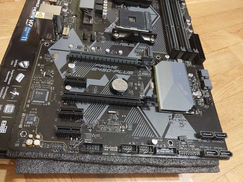 AMD Ryzen Ryzen 7 3700X + Asus Prime B450 Plus