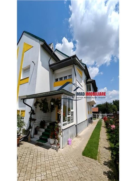 Vila Impresionanta cu peisaj de poveste & Teren 12.000 mp - Candesti,