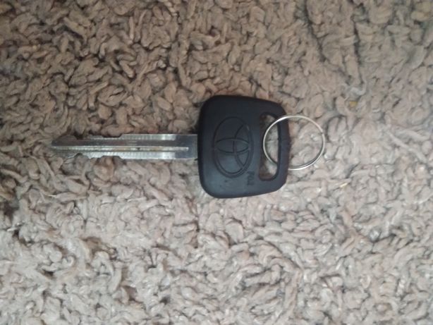 Ключ от тайоты от машины