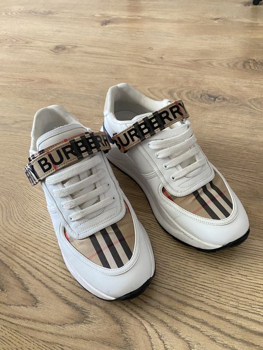 Burberry Vintage Lace Up - *41* ORIGINALI cu cutie originala