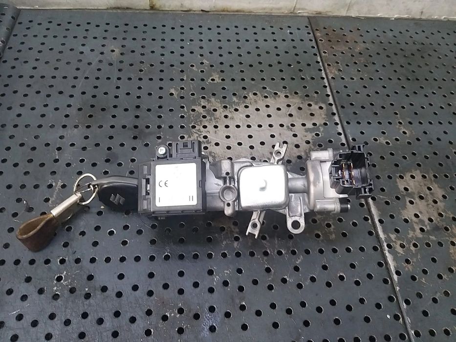 Contact auto cu cheie suzuki vitara ly 3397054p00