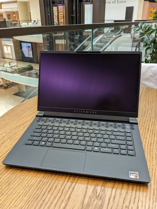 Alienware M15 R7 - 15,6 2.5K 240hz 3070ti