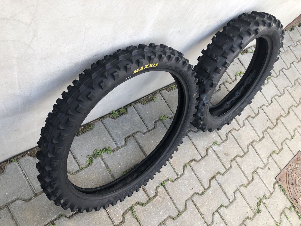 Cauciucuri Motor Marimea MAXXIS 90/90-21 si MAXXIS 140-80-18