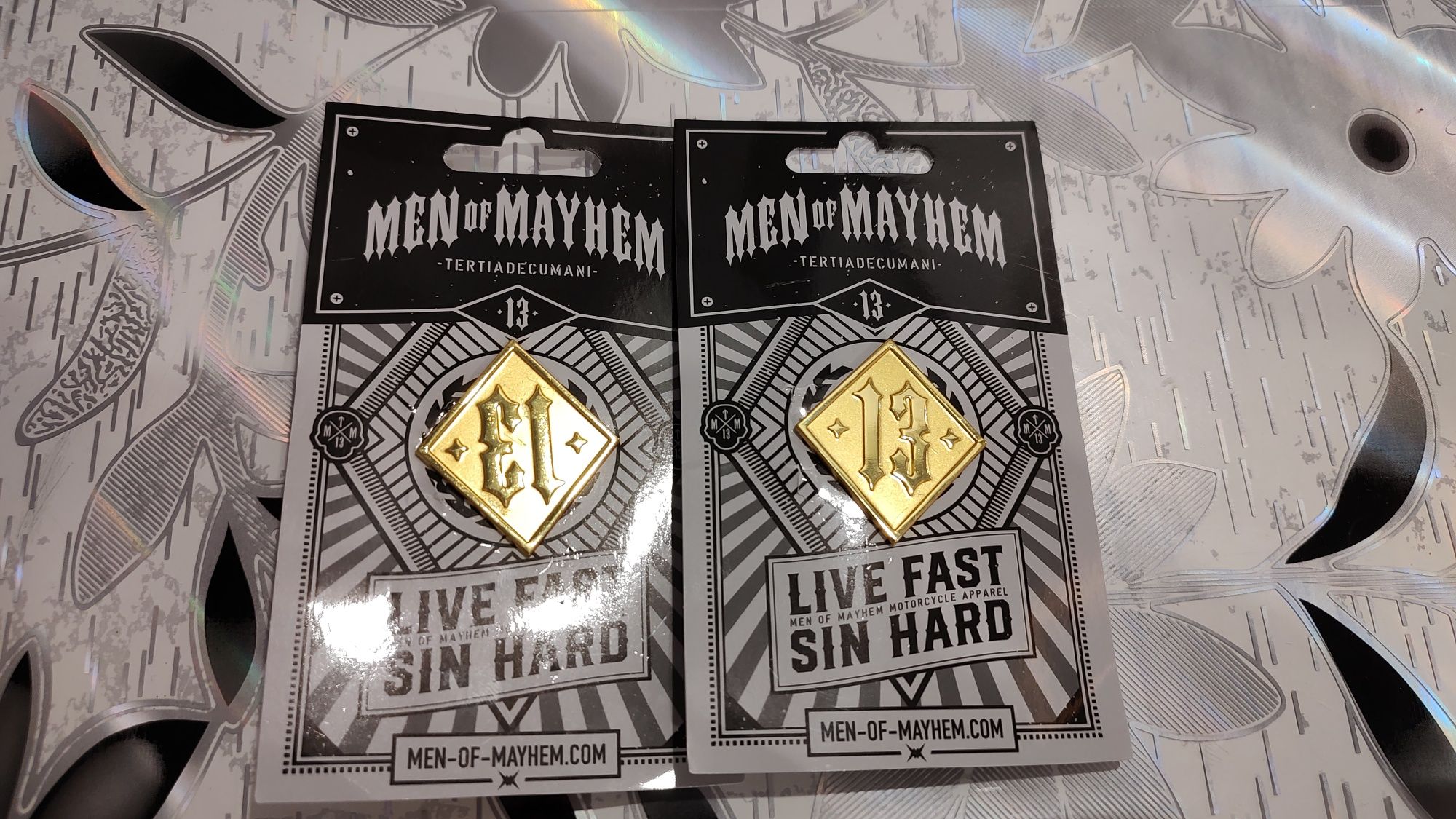 Accesorii Pin 13 Gold Man of Mayhem