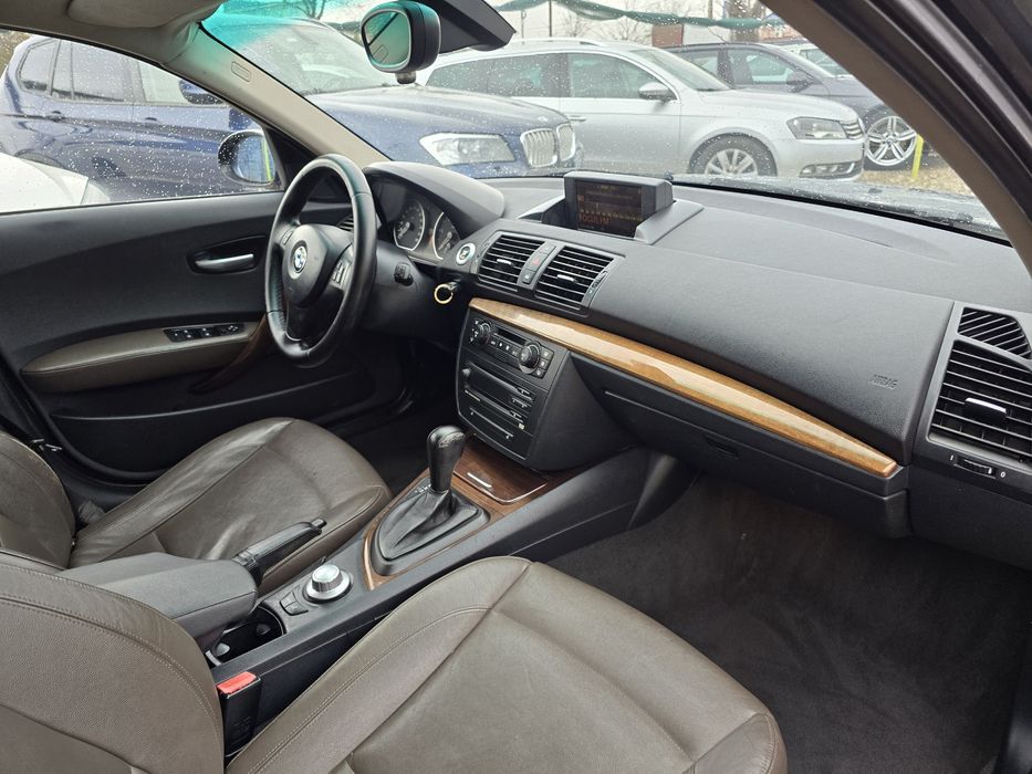 Bmw 120 D fab 2005 cutie automata Navigatie,piele Posibilitate RATE