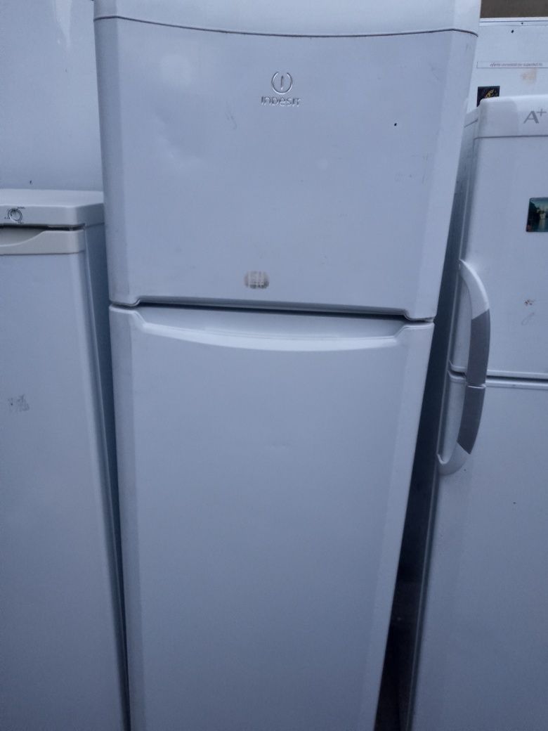 Frigider arctic Indesit Whirlpool metrou Tineretului