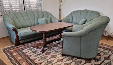Холова гарнитура - диван тройка, диван двойка, фотьойл и холна маса.