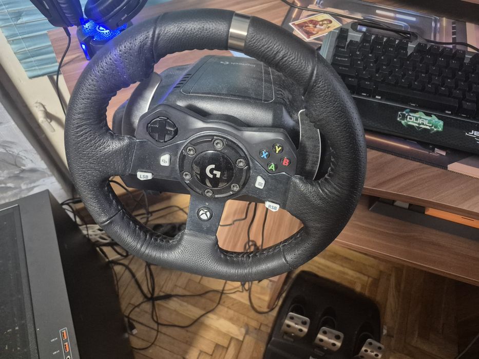 Vând volan Logitech g920