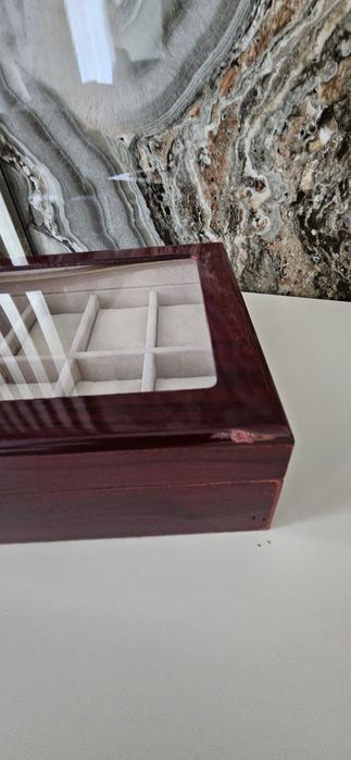 Cutie ceasuri + bijuterii din lemn