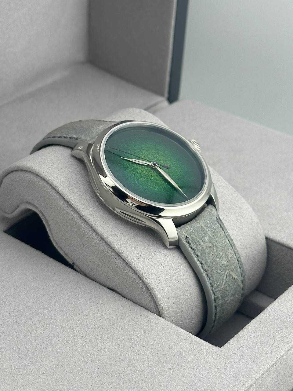 H.Moser&Cie Endeavour
Centre Seconds Concept Lime Green