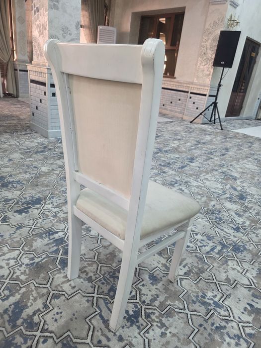 Подаются Стулья  100 шт