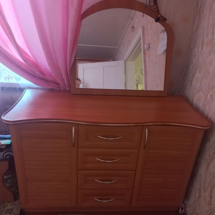 Продам спальный гарнитур