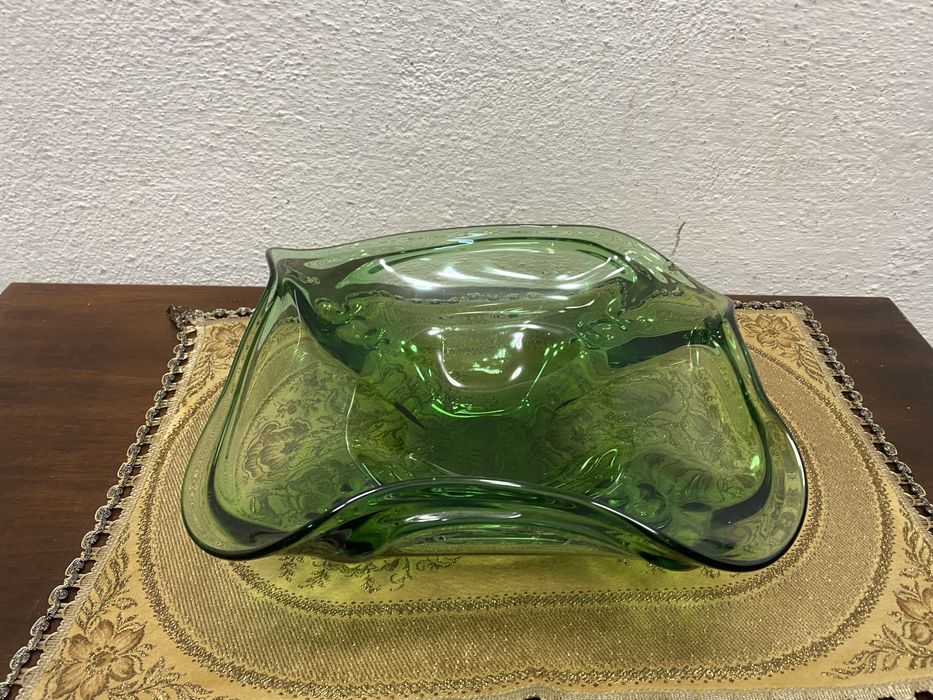 Голяма италианска фруктиера от разтопено стъкло Мурано