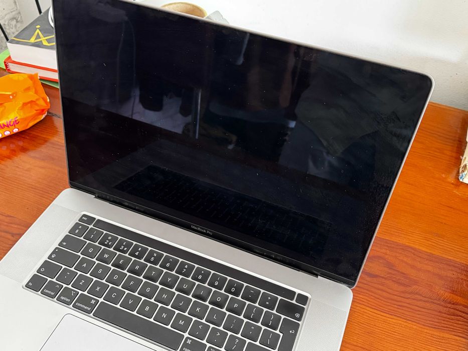 MacBook Pro 16 inch