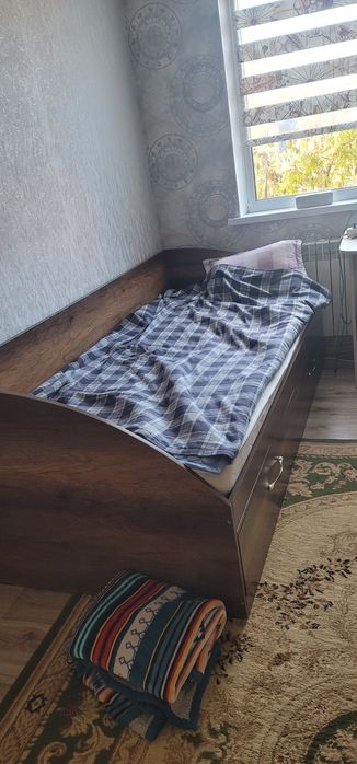 Кровать односпальная