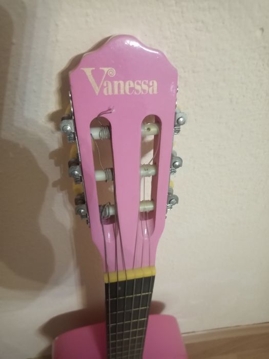 Китара Vanessa...