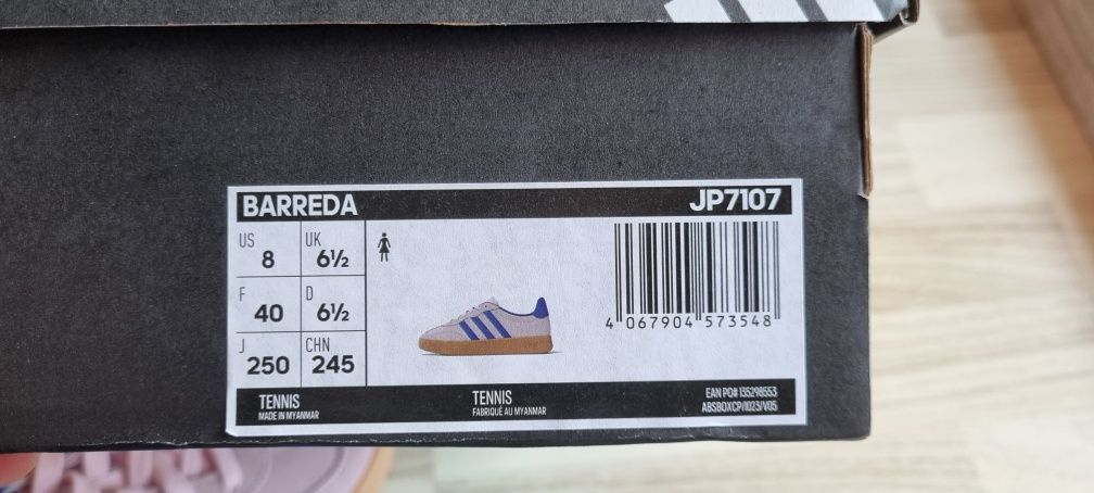 Adidasi dama Adidas Barreda Roz/Pink nr.40/ 6 1/2. Nou,autentic.