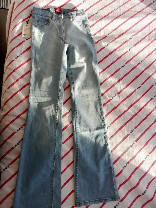 Нови италиански дънки номер 26 - 15 лв.